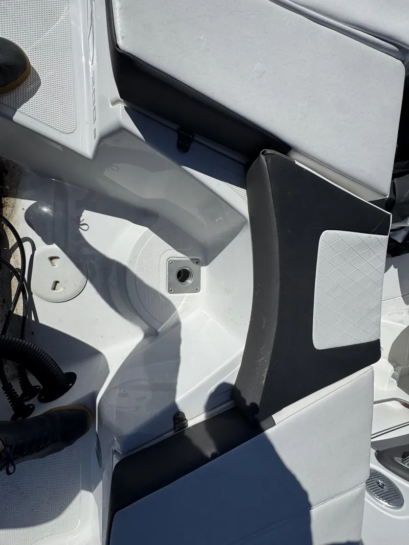 Slide: The Image of Tahoe 210 S 2023 - 3