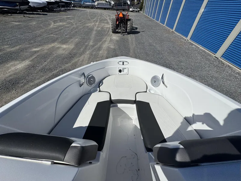 Slide: The Image of Tahoe 210 S 2023 - 4