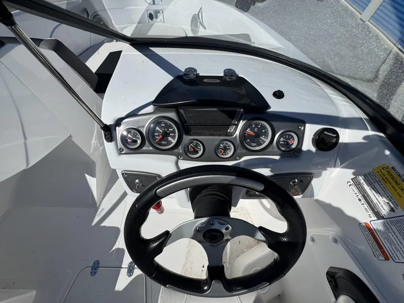 Slide: The Image of Tahoe 210 S 2023 - 6