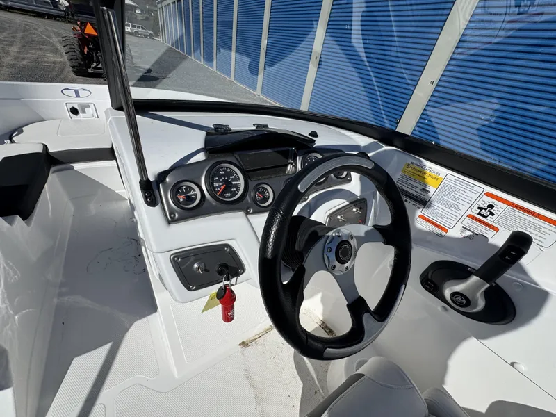 Slide: The Image of Tahoe 210 S 2023 - 7