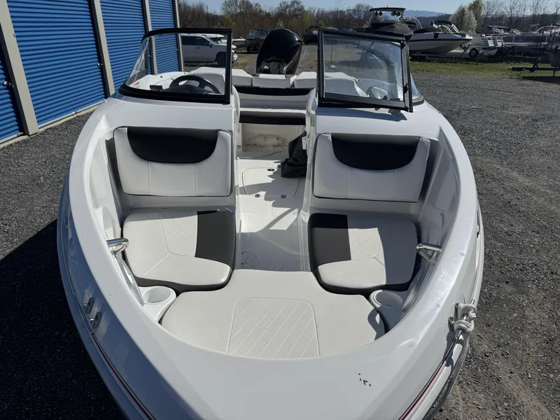 Slide: The Image of Tahoe 210 S 2023 - 9