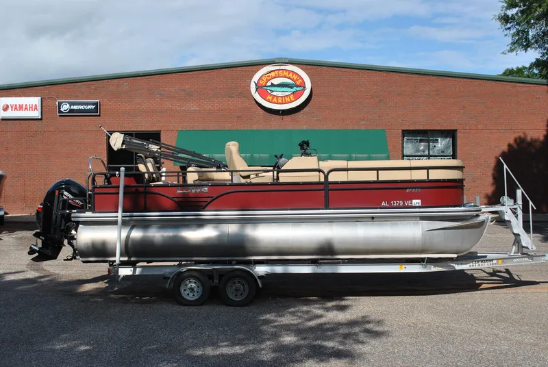 Slide: The Image of Lowe SF 232 2019 - 9