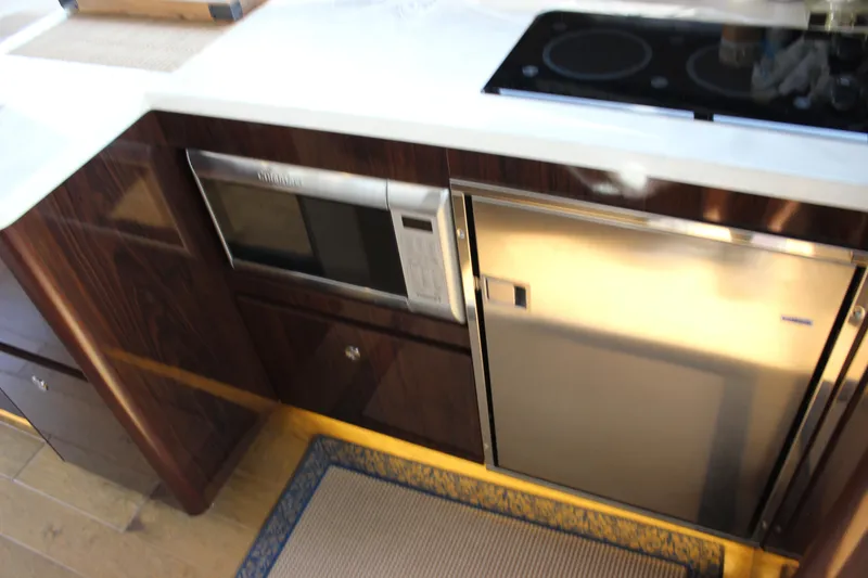 Slide: The Image of Sea Ray 400 Sundancer 2017 - 67