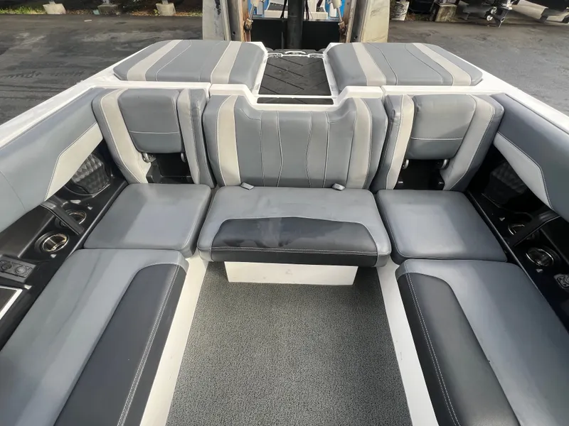 Slide: The Image of Malibu Wakesetter 22 LSV 2024 - 11