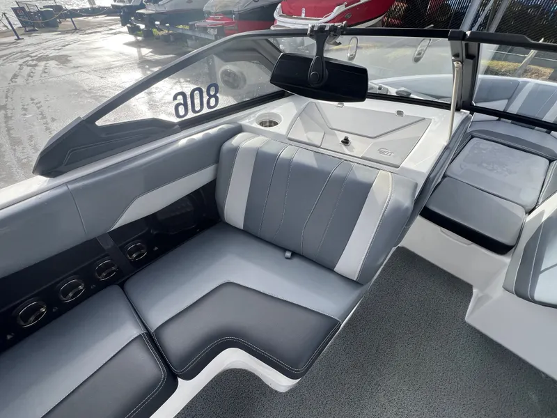 Slide: The Image of Malibu Wakesetter 22 LSV 2024 - 14