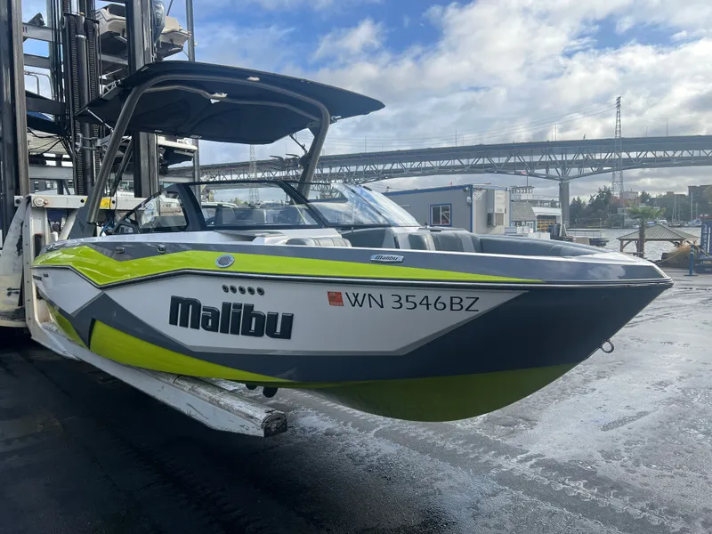Slide: The Image of Malibu Wakesetter 22 LSV 2024 - 3