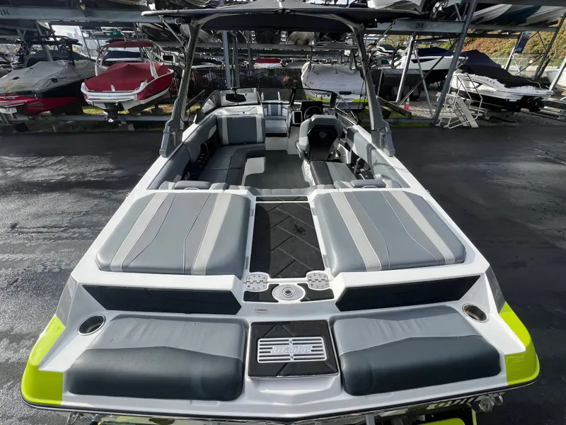 Slide: The Image of Malibu Wakesetter 22 LSV 2024 - 8