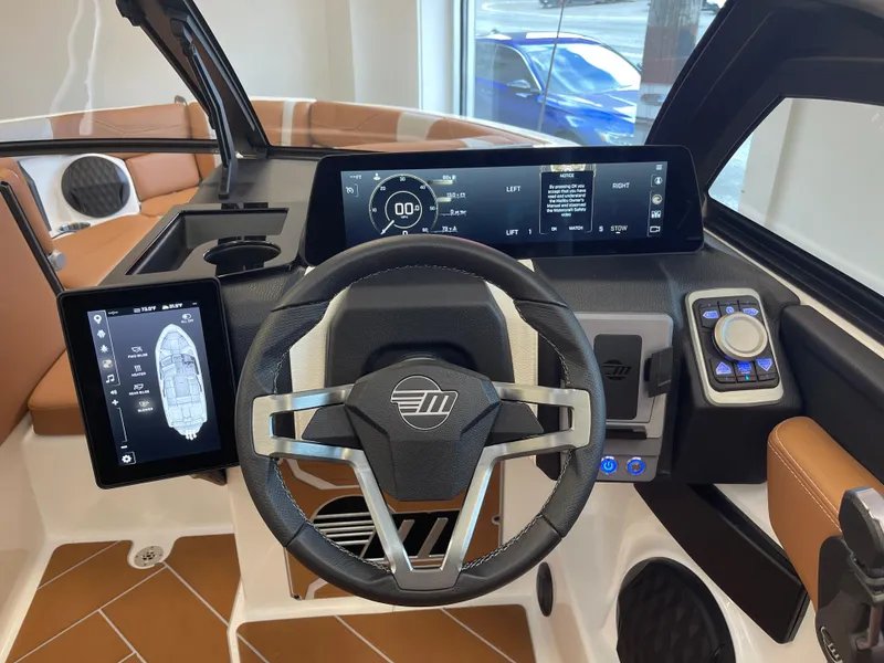 Slide: The Image of Malibu Wakesetter 23 LSV 2025 - 12