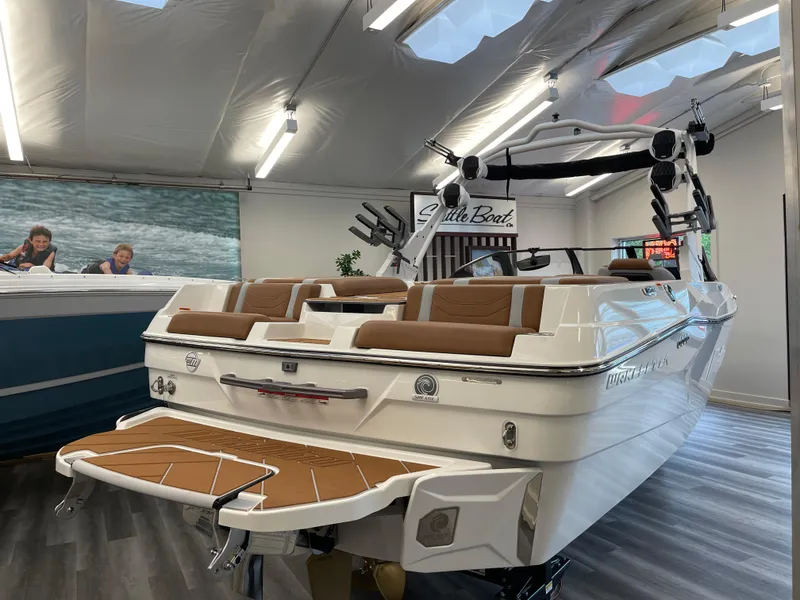 Slide: The Image of Malibu Wakesetter 23 LSV 2025 - 2