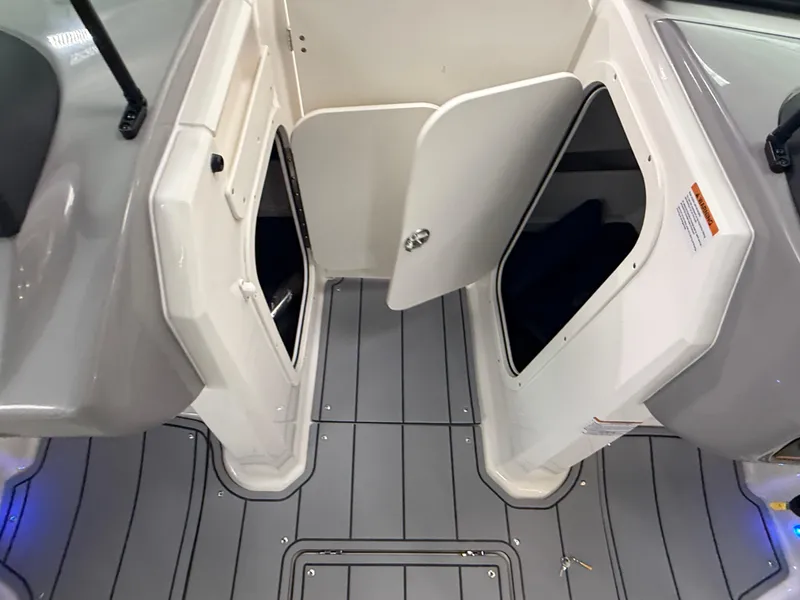 Slide: The Image of Chaparral 23 SSi 2025 - 19