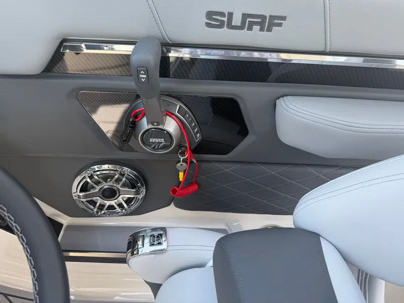 Slide: The Image of Chaparral 26 Surf 2025 - 16