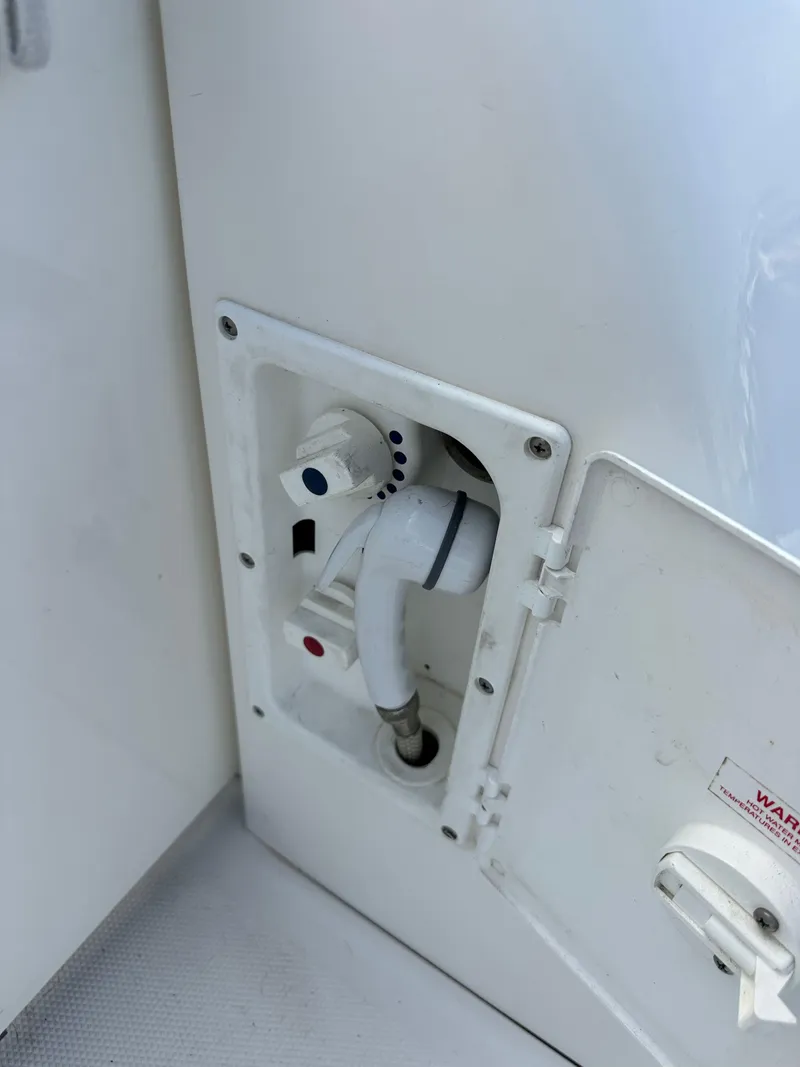 Slide: The Image of Sea Ray 320 Sundancer 2003 - 51