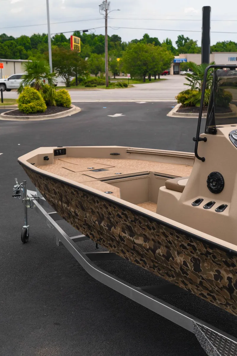 Slide: The Image of Excel Bay Pro 203 Elite 2025 - 11