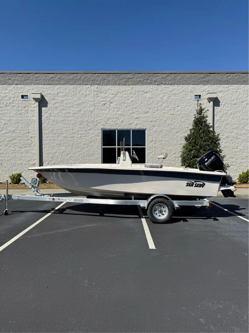 Slide: The Image of Carolina EV 180 SEA SKIFF 2025 - 3