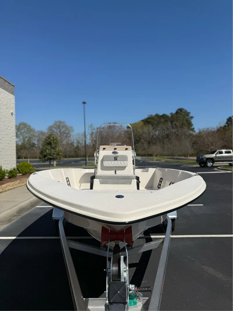 Slide: The Image of Carolina EV 180 SEA SKIFF 2025 - 30