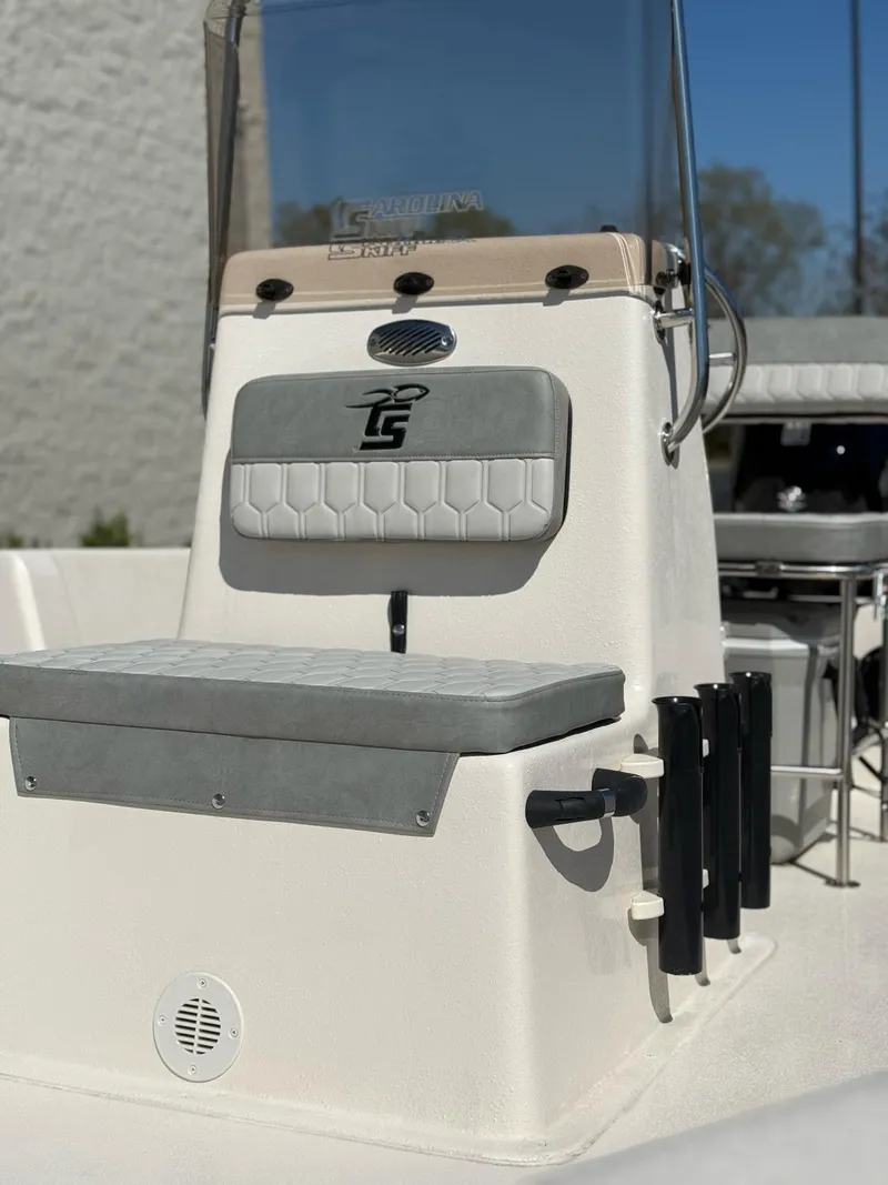 Slide: The Image of Carolina EV 180 SEA SKIFF 2025 - 7