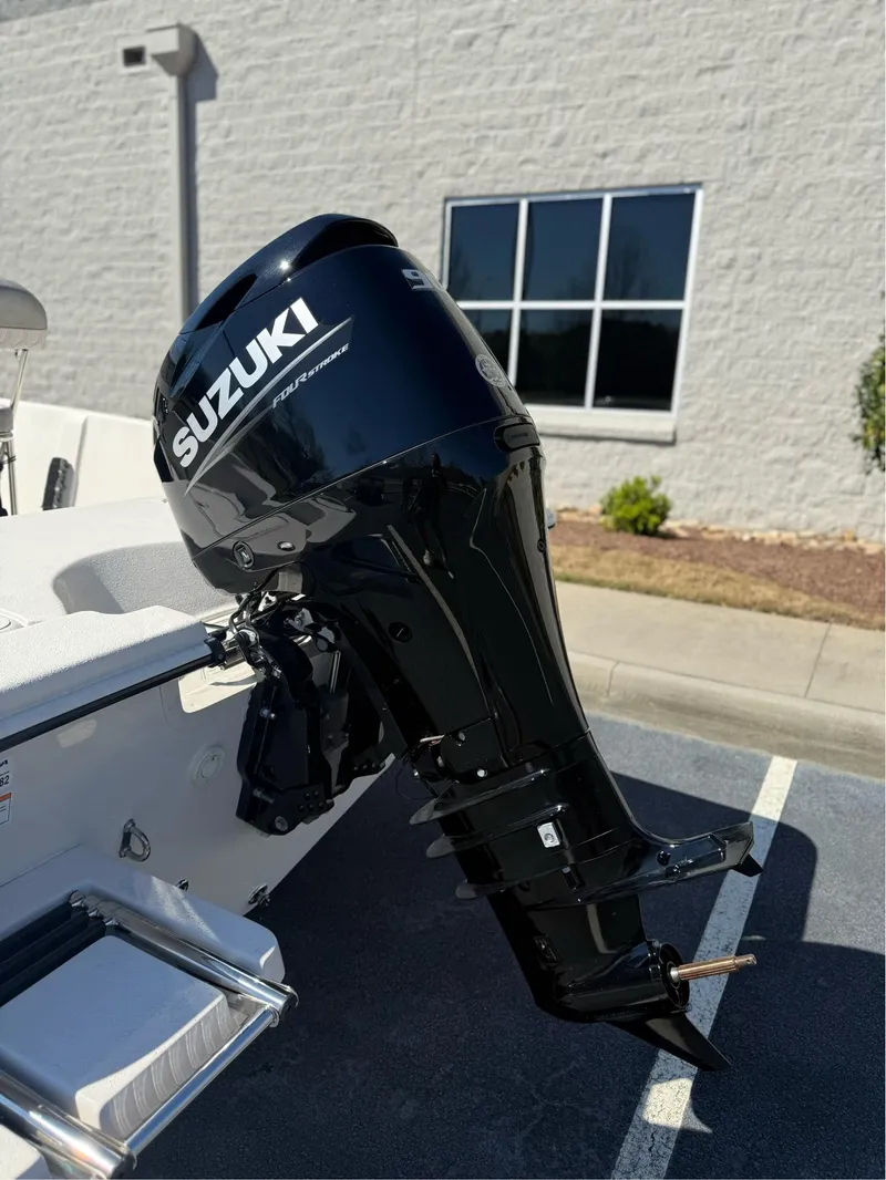 Slide: The Image of Carolina EV 180 SEA SKIFF 2025 - 8