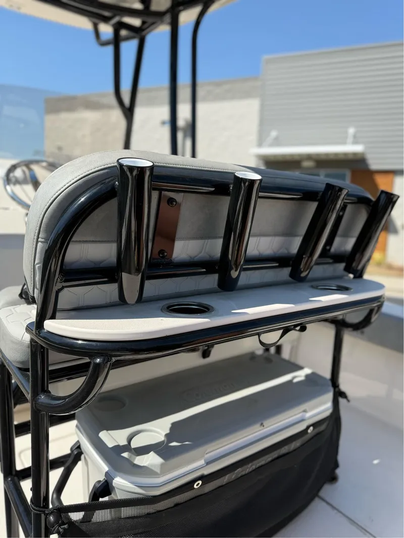 Slide: The Image of Sea Chaser 23 LX 2025 - 17