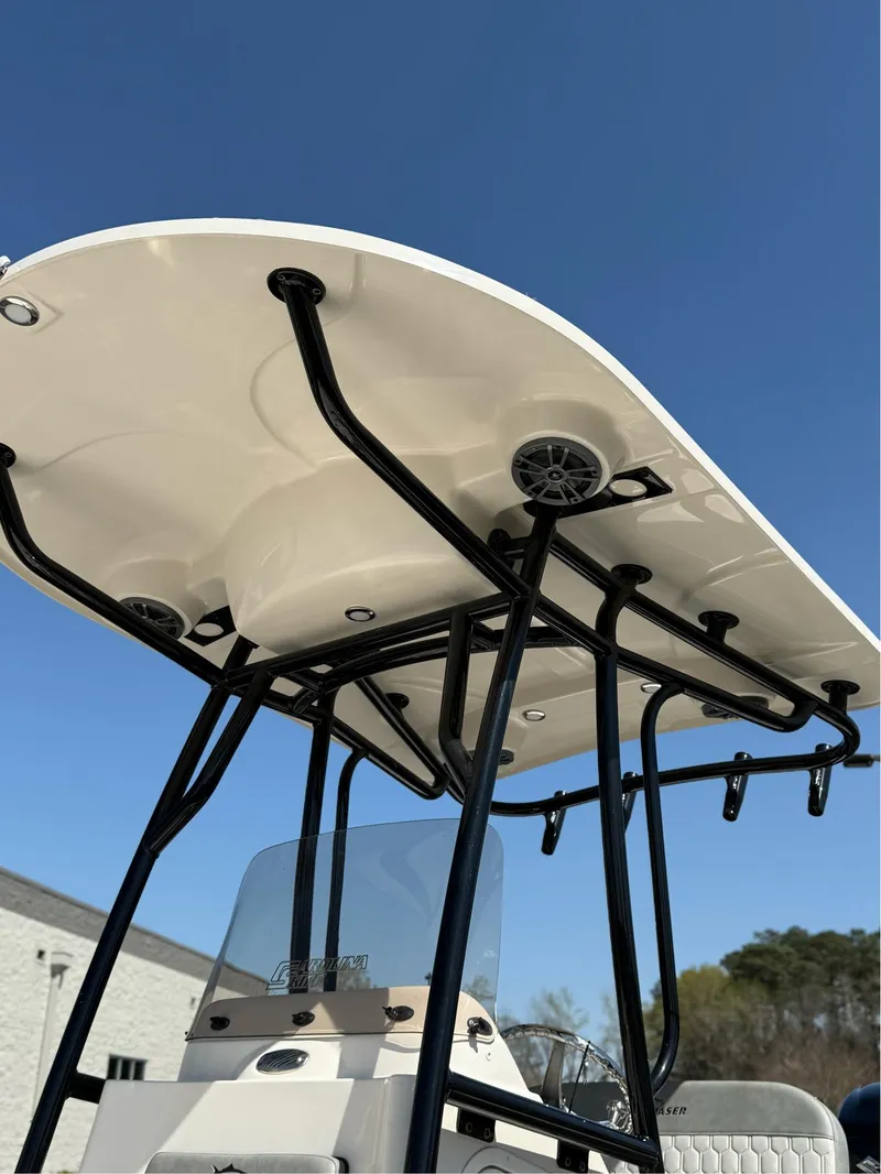 Slide: The Image of Sea Chaser 23 LX 2025 - 23