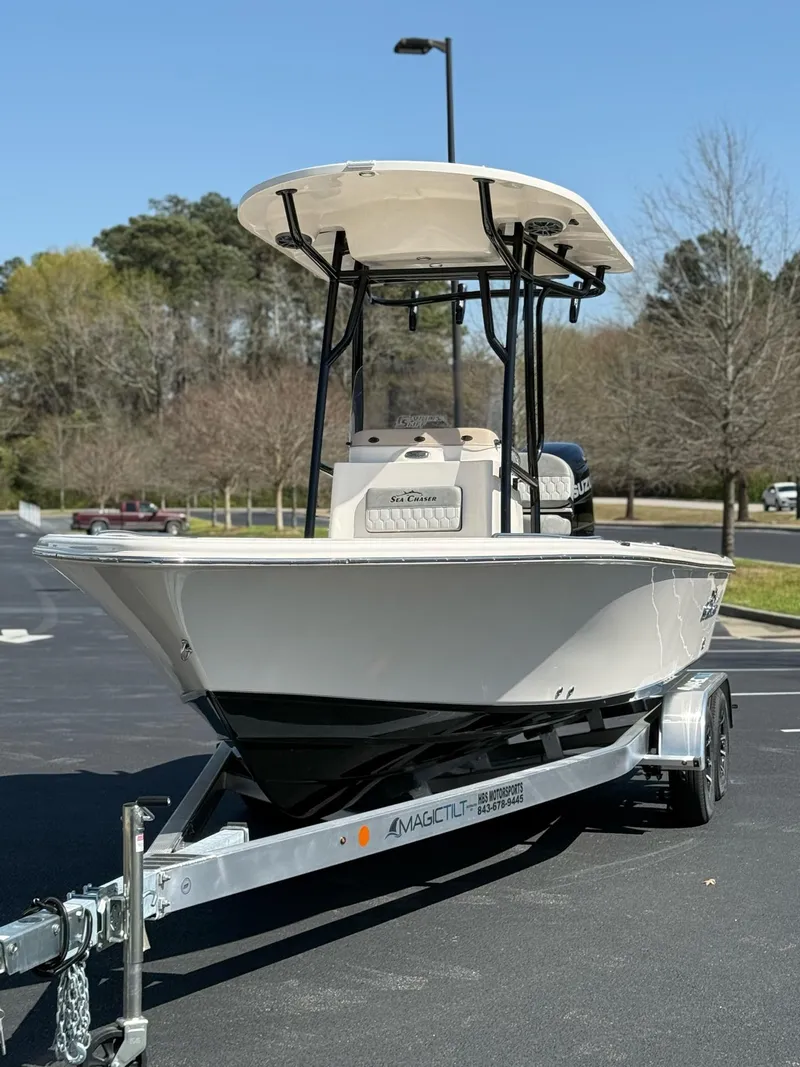 Slide: The Image of Sea Chaser 23 LX 2025 - 26