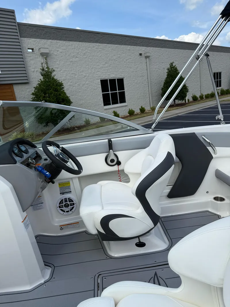 Slide: The Image of Chaparral 19 SSi OB 2024 - 10