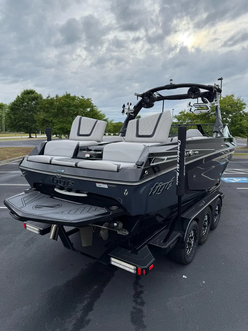 Slide: The Image of Tigé 25ZX 2022 - 14