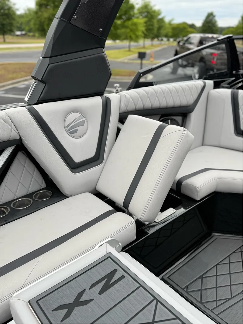 Slide: The Image of Tigé 25ZX 2022 - 28