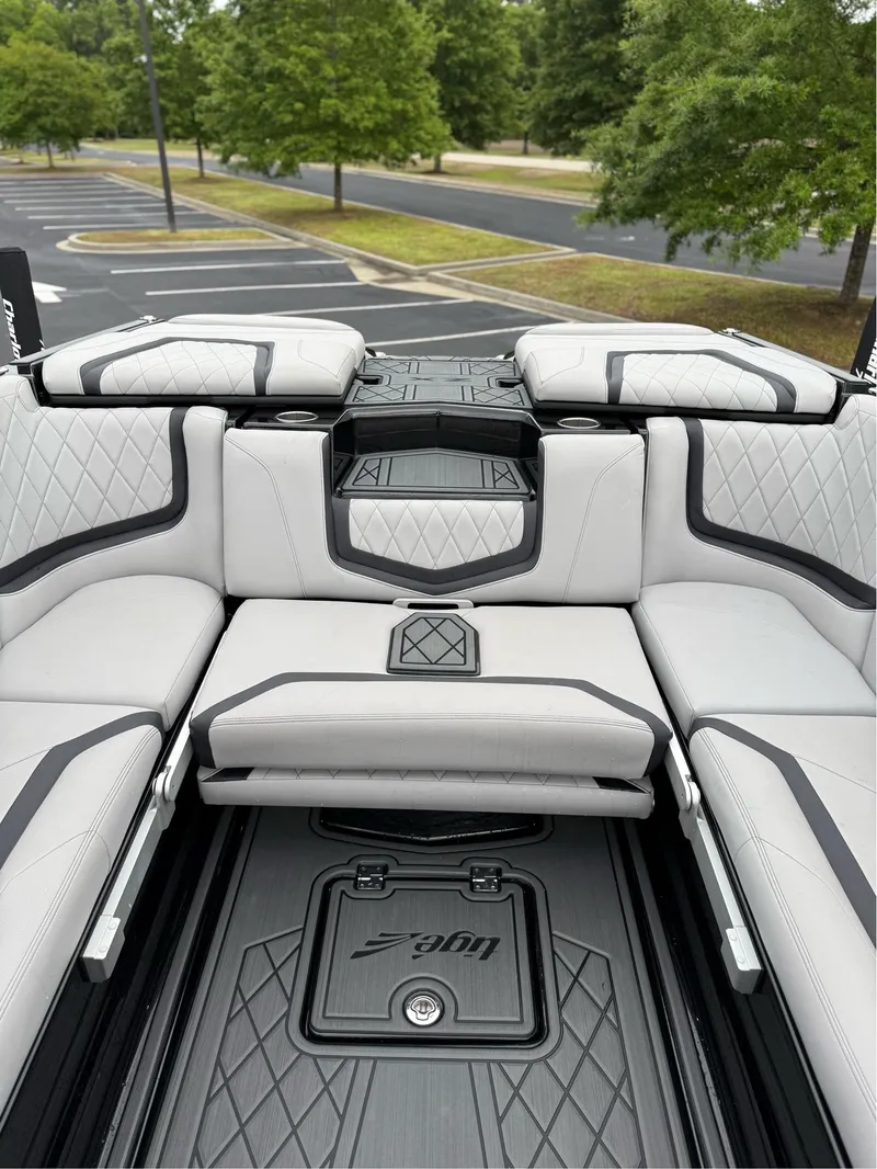 Slide: The Image of Tigé 25ZX 2022 - 31