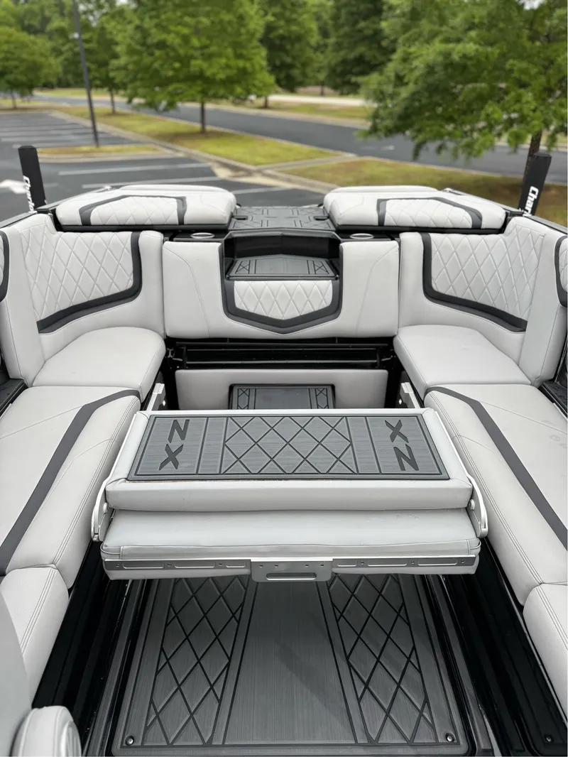 Slide: The Image of Tigé 25ZX 2022 - 32