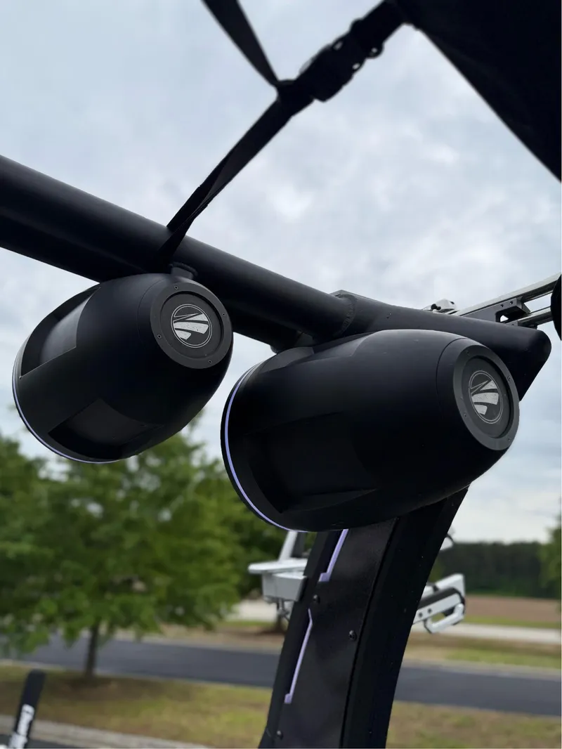 Slide: The Image of Tigé 25ZX 2022 - 42