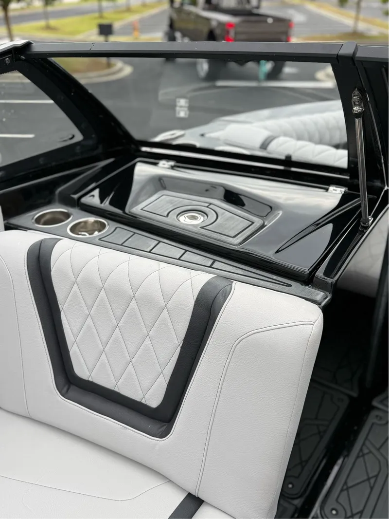 Slide: The Image of Tigé 25ZX 2022 - 51