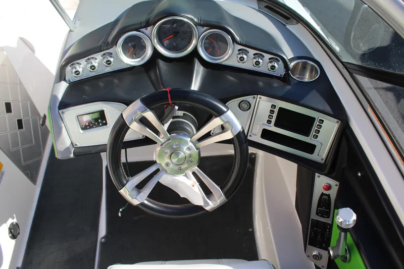 Slide: The Image of MasterCraft X2 2013 - 12