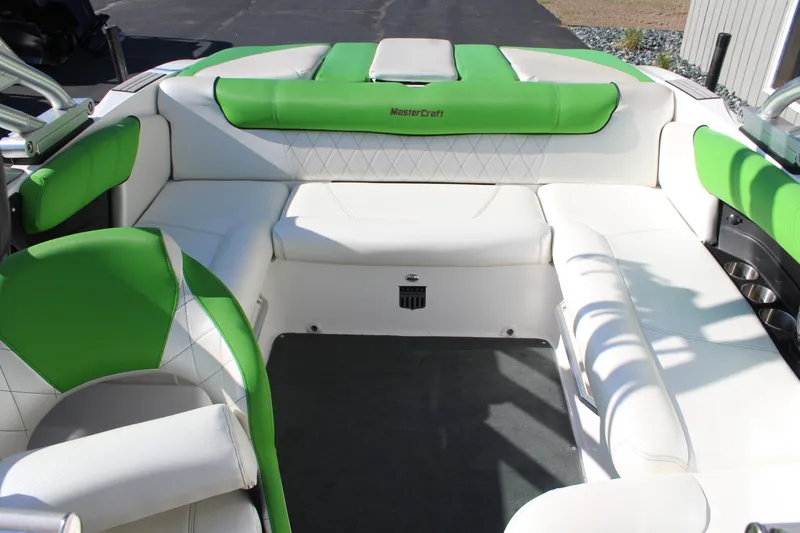 Slide: The Image of MasterCraft X2 2013 - 18