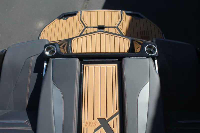 Slide: The Image of MasterCraft XStar S 2023 - 12