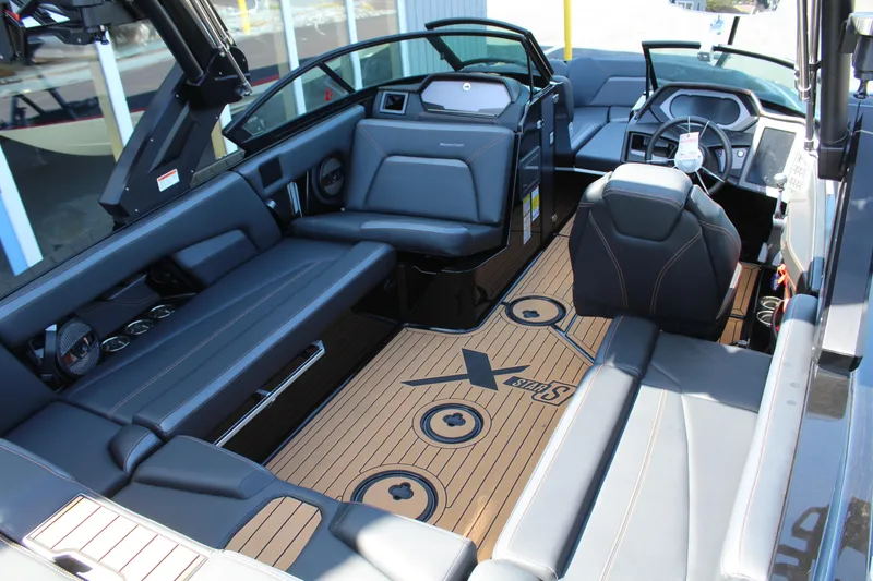 Slide: The Image of MasterCraft XStar S 2023 - 13