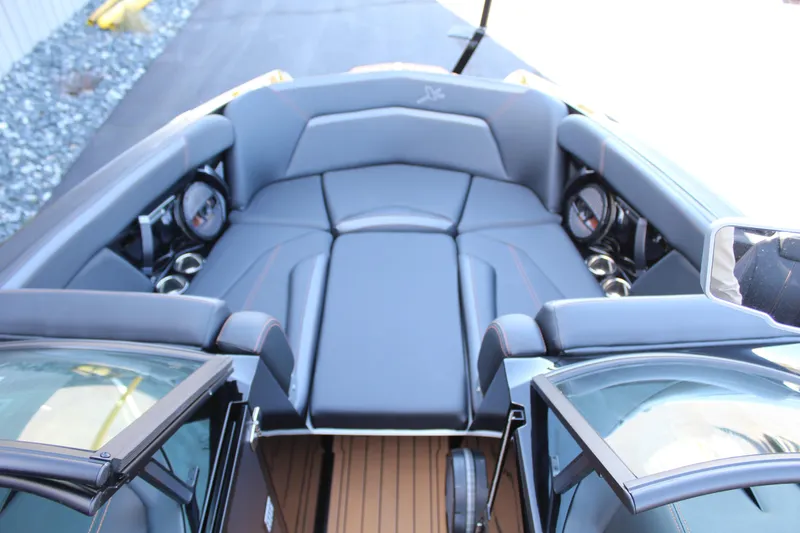 Slide: The Image of MasterCraft XStar S 2023 - 19