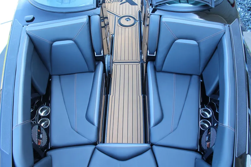 Slide: The Image of MasterCraft XStar S 2023 - 22