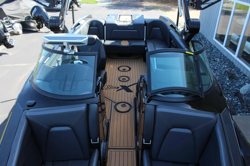 Slide: The Image of MasterCraft XStar S 2023 - 23