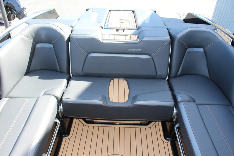 Slide: The Image of MasterCraft XStar S 2023 - 27