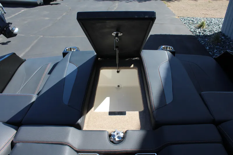 Slide: The Image of MasterCraft XStar S 2023 - 30