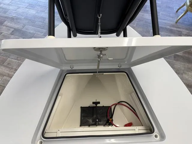 Slide: The Image of Maverick 18 HPX-V 2025 - 23