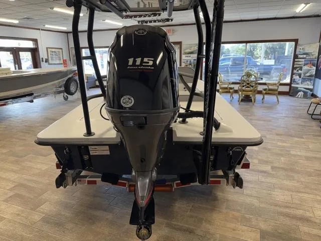 Slide: The Image of Maverick 18 HPX-V 2025 - 4