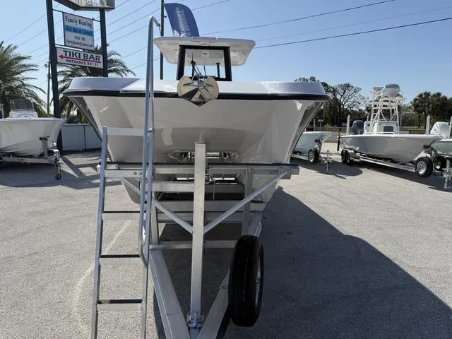 Slide: The Image of Twin Vee 280 GFX2 2025 - 11