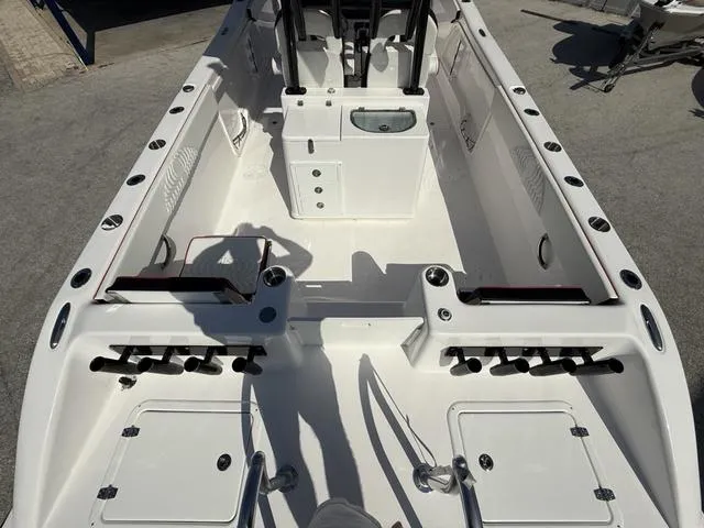 Slide: The Image of Twin Vee 280 GFX2 2025 - 13