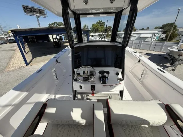 Slide: The Image of Twin Vee 280 GFX2 2025 - 18