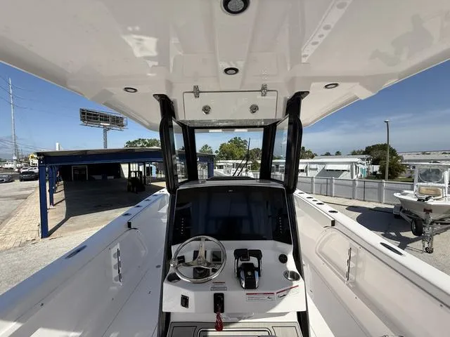 Slide: The Image of Twin Vee 280 GFX2 2025 - 19