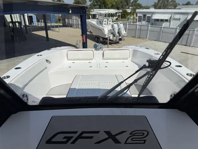 Slide: The Image of Twin Vee 280 GFX2 2025 - 23