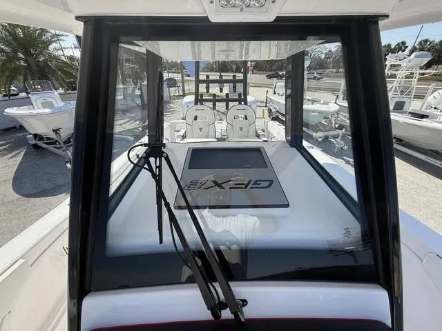 Slide: The Image of Twin Vee 280 GFX2 2025 - 27