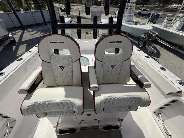 Slide: The Image of Twin Vee 280 GFX2 2025 - 28