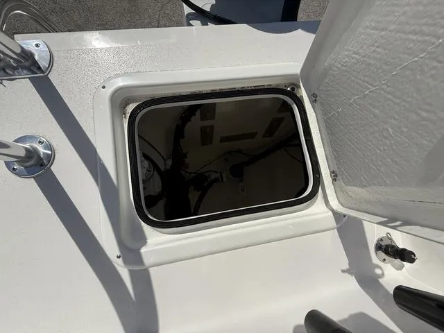 Slide: The Image of Twin Vee 280 GFX2 2025 - 32